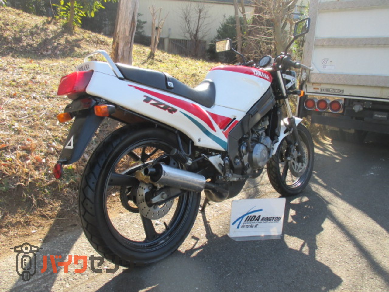 ヤマハ TZR125 2ストネイキッド！！ キャブ車！！ 3TY黒フレーム