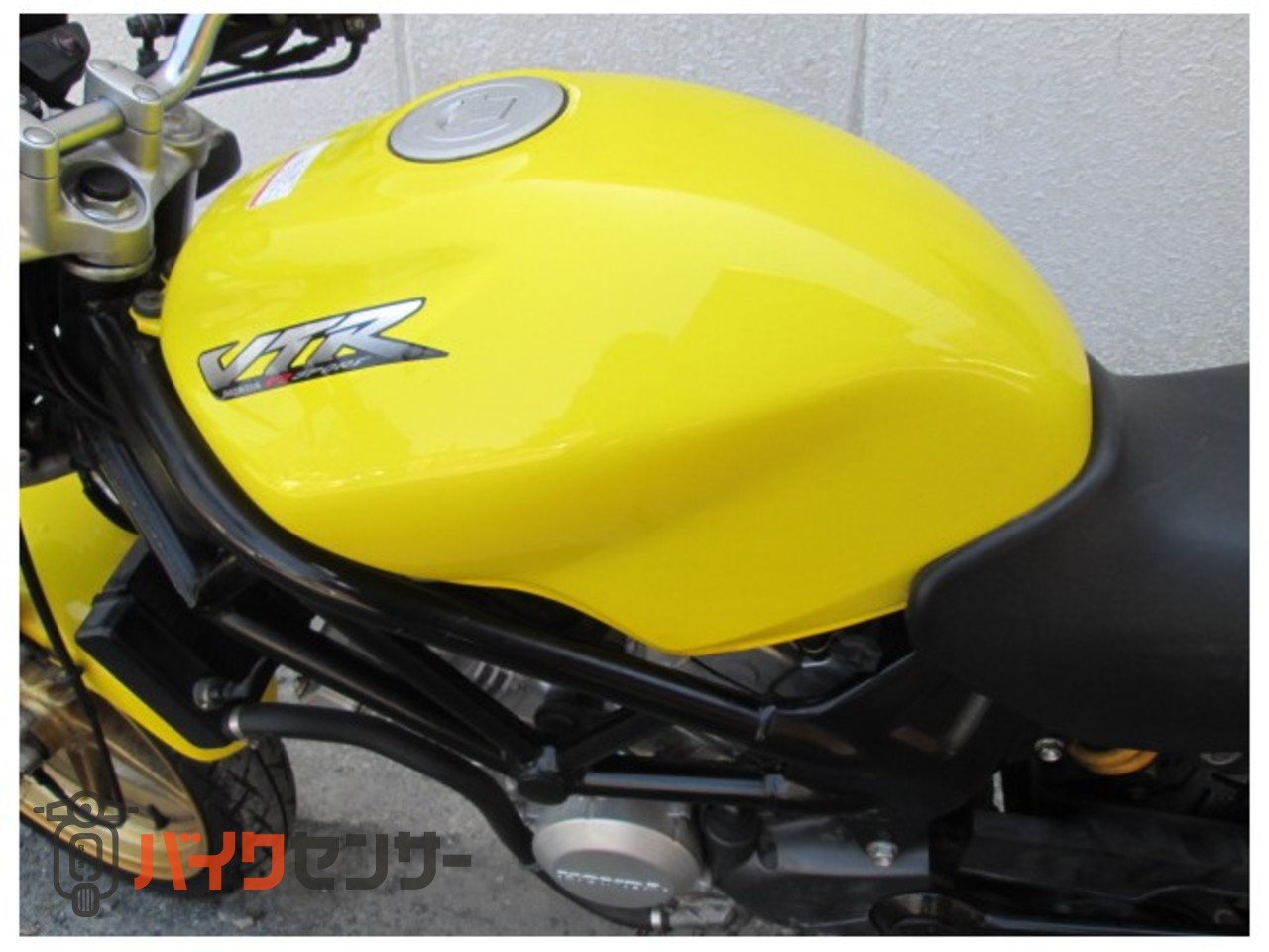 ホンダ VTR250 (ゴールドホイール付き!) B000138| BDSバイクセンサー
