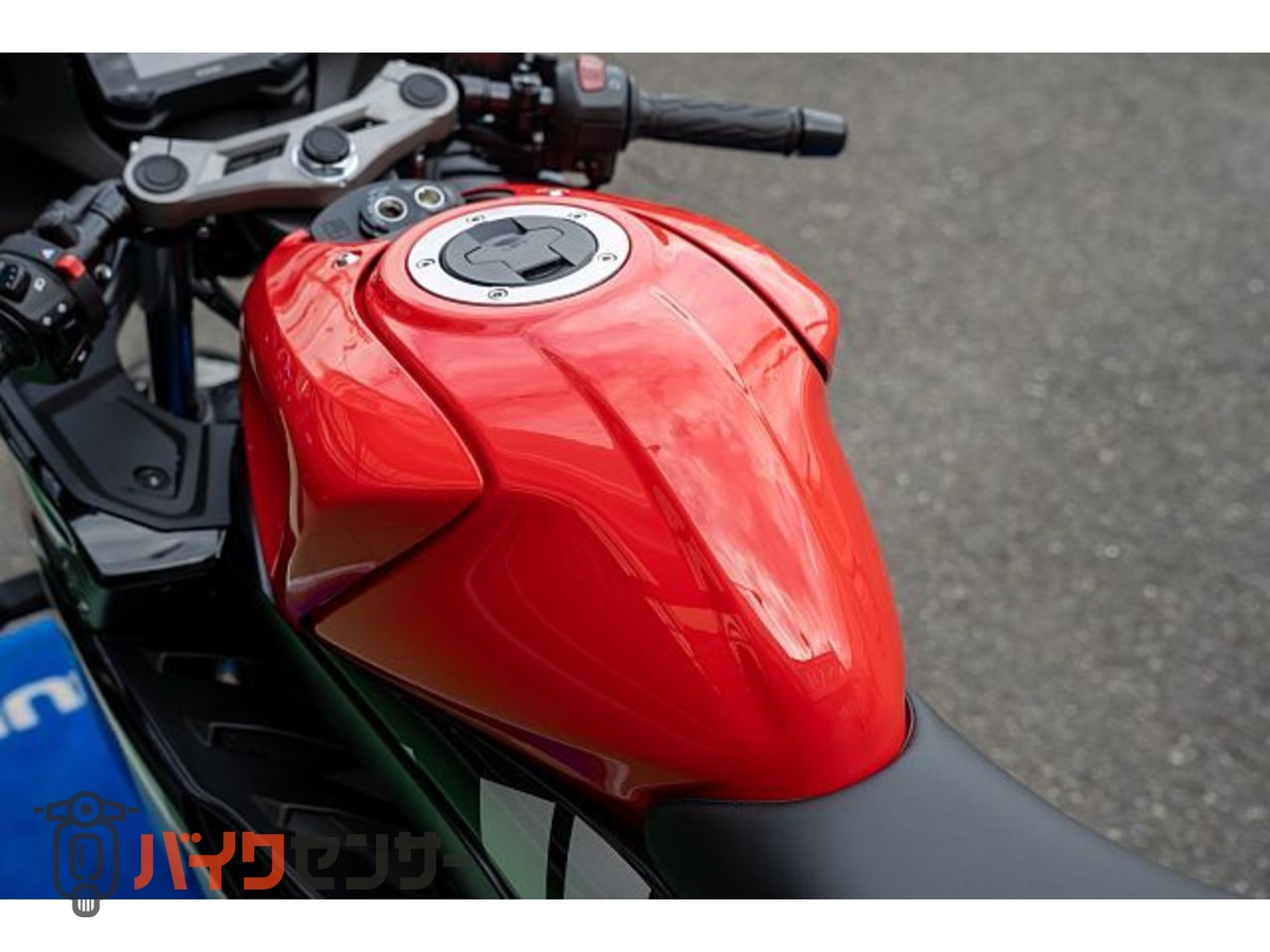 GSX-R125 タンク 赤 新品未使用 スズキ GSX-R125 ABS 2023年モデル ストロンガーレッド B148262| BDS