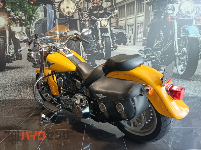 FLSTF ファットボーイ - Harley-Davidson | CHAMPION 76 | チャンピオン 76
