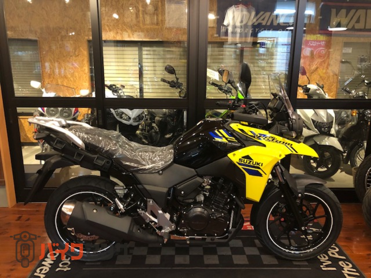 Vストローム250サイドカウル2023年式用