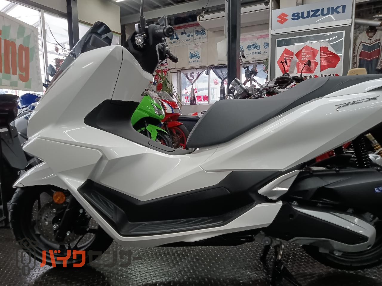 ホンダ PCX125 2025年最新モデル ABS 新エンジンESP＋