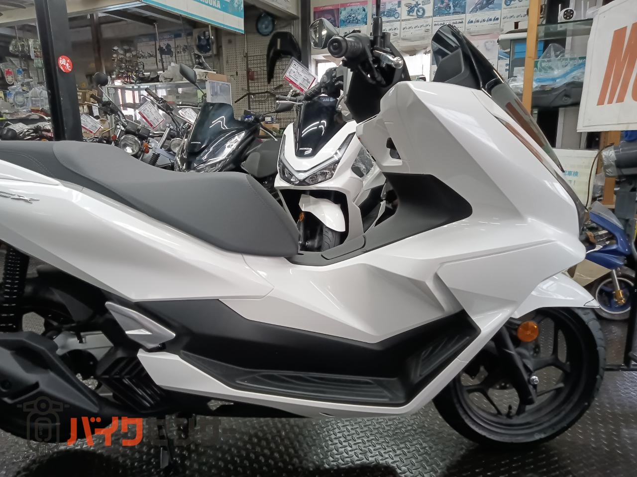 ホンダ PCX125 2025年最新モデル ABS 新エンジンESP＋