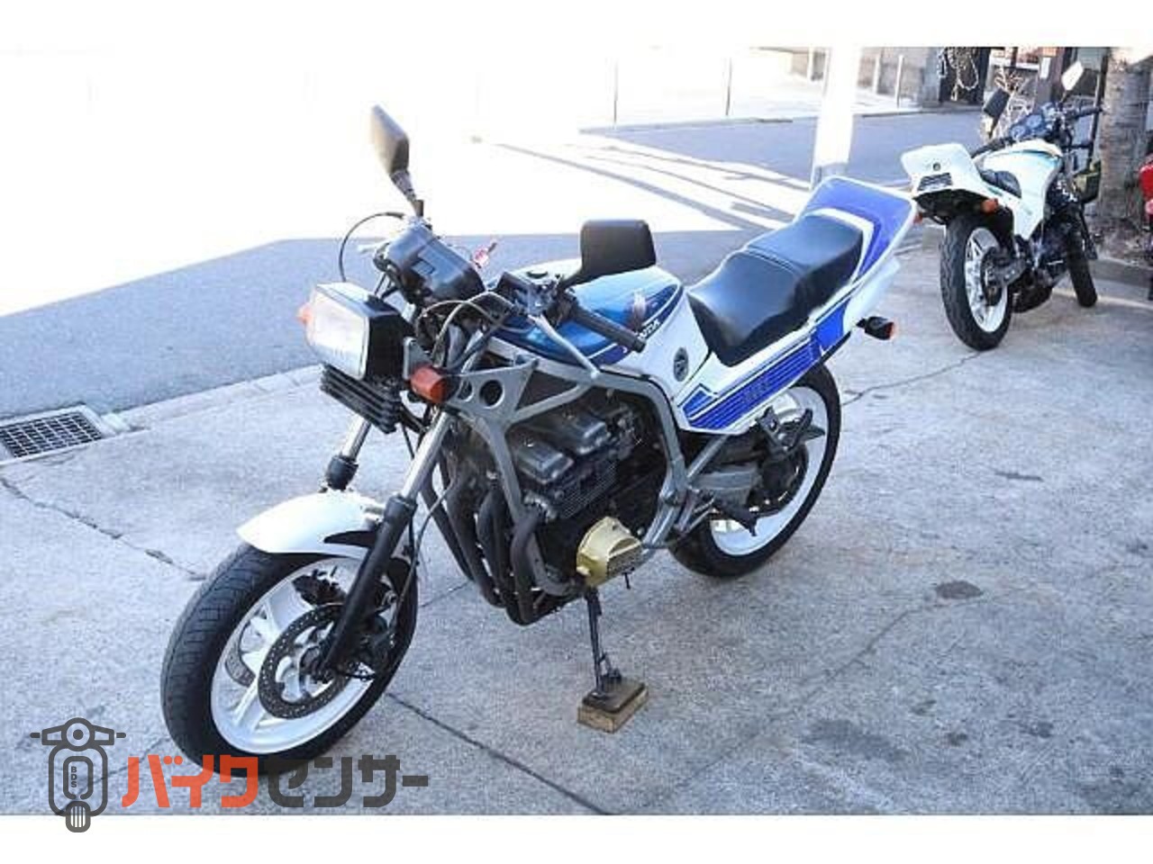 ホンダ CBR400F 1型 青白2型仕様 プロアーム カスタム REV B196544