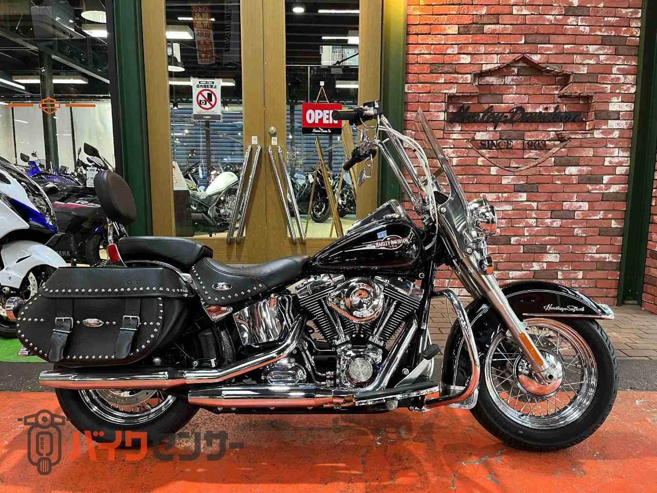 Harley-Davidson 2004式　FLSTC 純正タンク ハーレー FLSTC ヘリテイジクラシック 03年 純正タンク 100周年