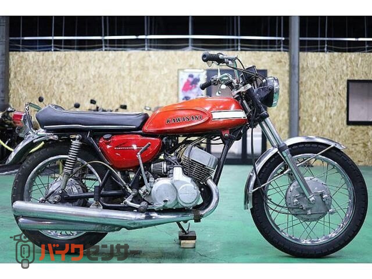 KAWASAKI 青 タンク 傷あり　500SS H1A 500SS H1A キャンディーブルー｜SOLD OUT｜旧車・絶版バイクなら