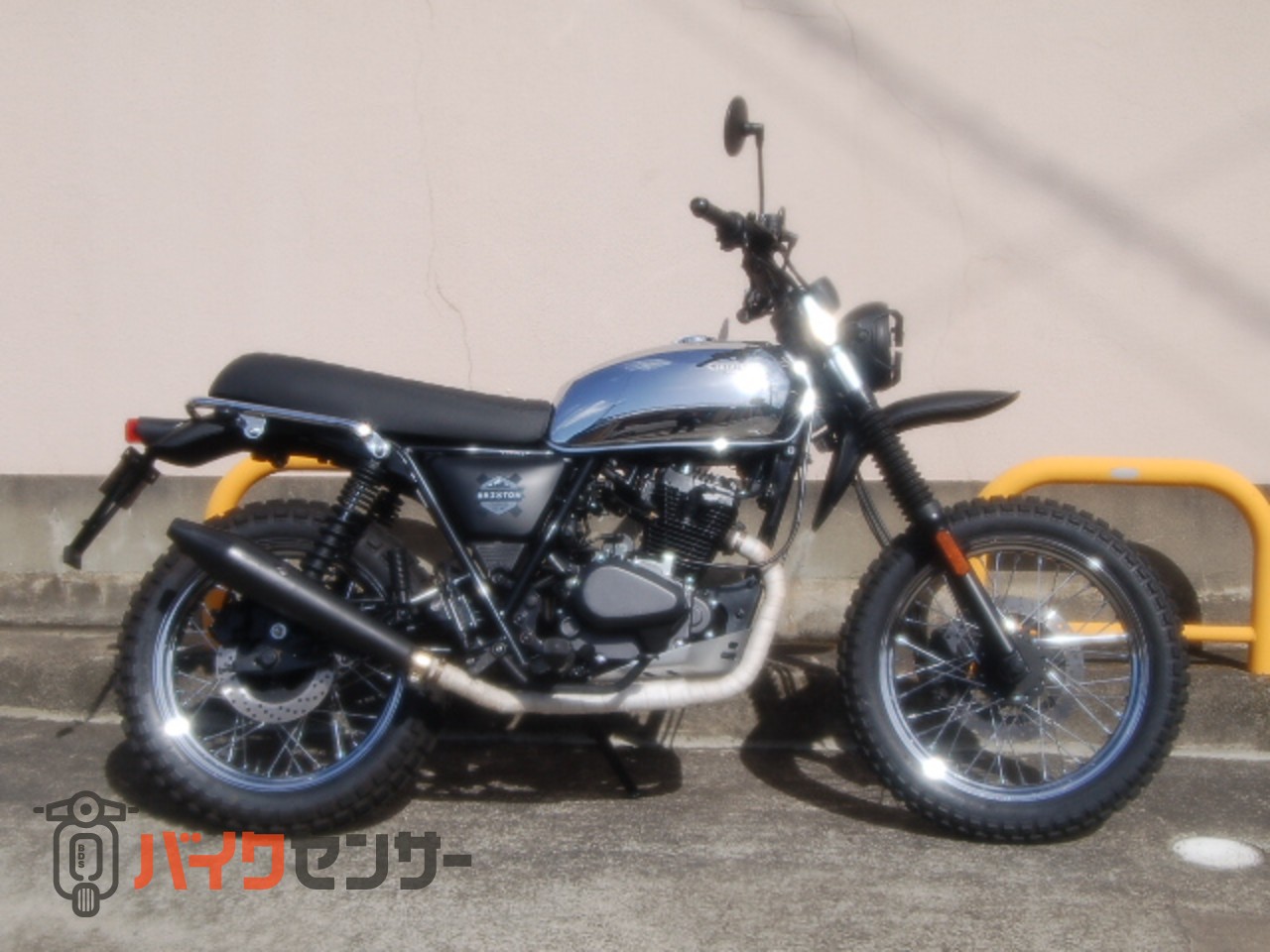 グリルヘッドライト バイク用ヘッドライトカバー フロントグリルカバー ボンネビル用 ボバー用 ブラック 2018 2019 2020  オートバイヘッドライトグリルカバー トライアンフ ボンネビル ボバー 2017 2018 2019 2020 外装CNCビレット ア オートバイのヘッドライトグリル に適合するブリクストン に適合するフェルスバーグ 125 250 に適合する125XC に適合するブ