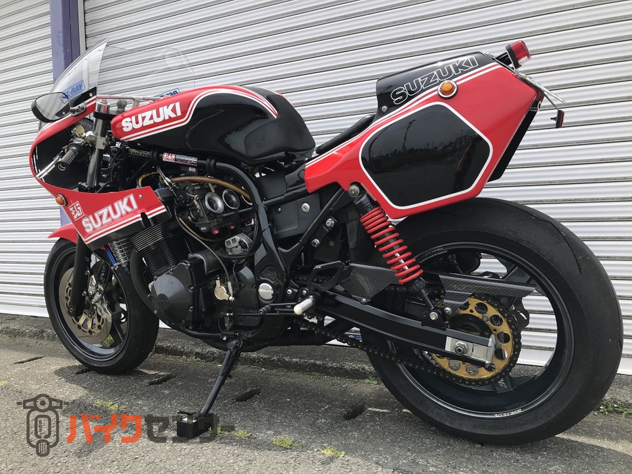 スズキ　GS1200SS　左サイドカウル　黒赤ヨシムラカラー スズキ GS1200SS XR69 ヨシムラ8耐仕様 B000297| BDS