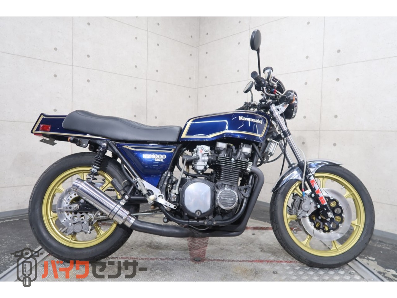 a*a様 881 カワサキ　廃盤　41069-033×2　Z1000MK2 フロ カワサキ Z1000MK2 A3北米モデル ドレミ新品外装 CRキャブ 36981