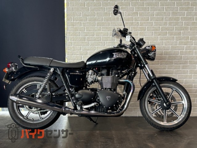 ボンネビル865 フルノーマル車　空冷エンジン　クラブバー　インジェクション車　ヘルメットホルダー　チョーク　アイドリングスクリュー