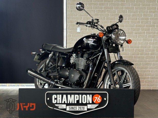 ボンネビル865 フルノーマル車　空冷エンジン　クラブバー　インジェクション車　ヘルメットホルダー　チョーク　アイドリングスクリュー