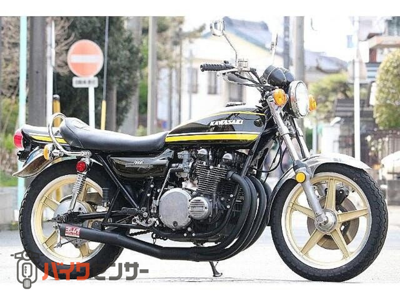 カワサキ Z－I 1973年 タイガーカラー 新品外装 エンジン載せ