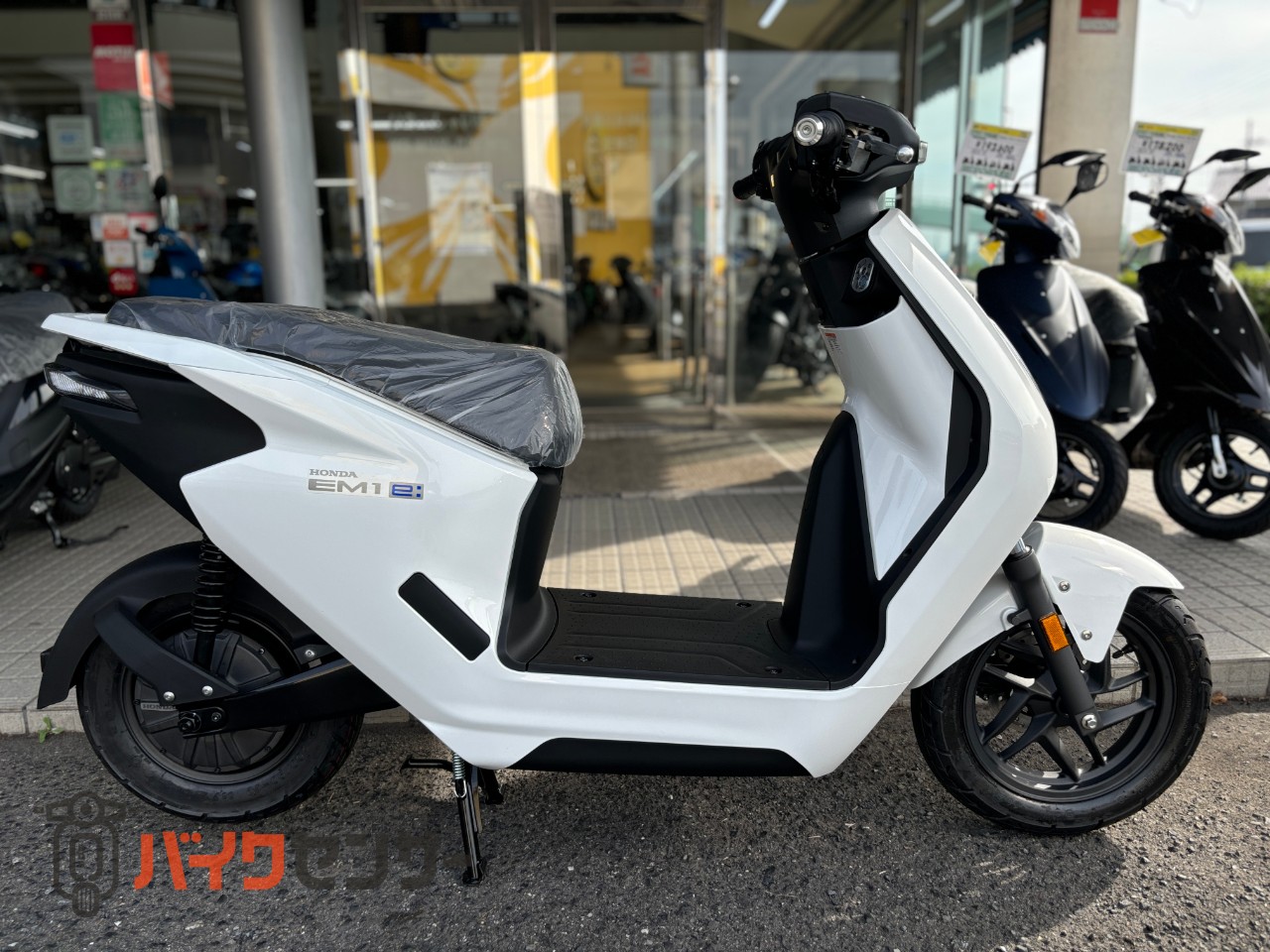 ホンダ EM1 e: EVスクーター 新車 B367716| BDSバイクセンサー