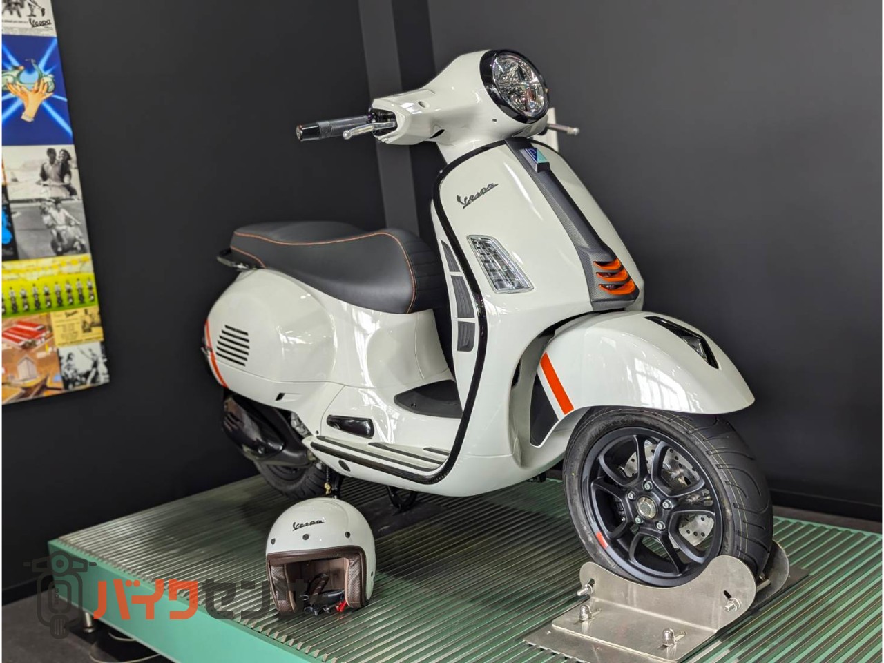 GTS300 SUPER SPORT　純正ヘルメットプレゼント中/2