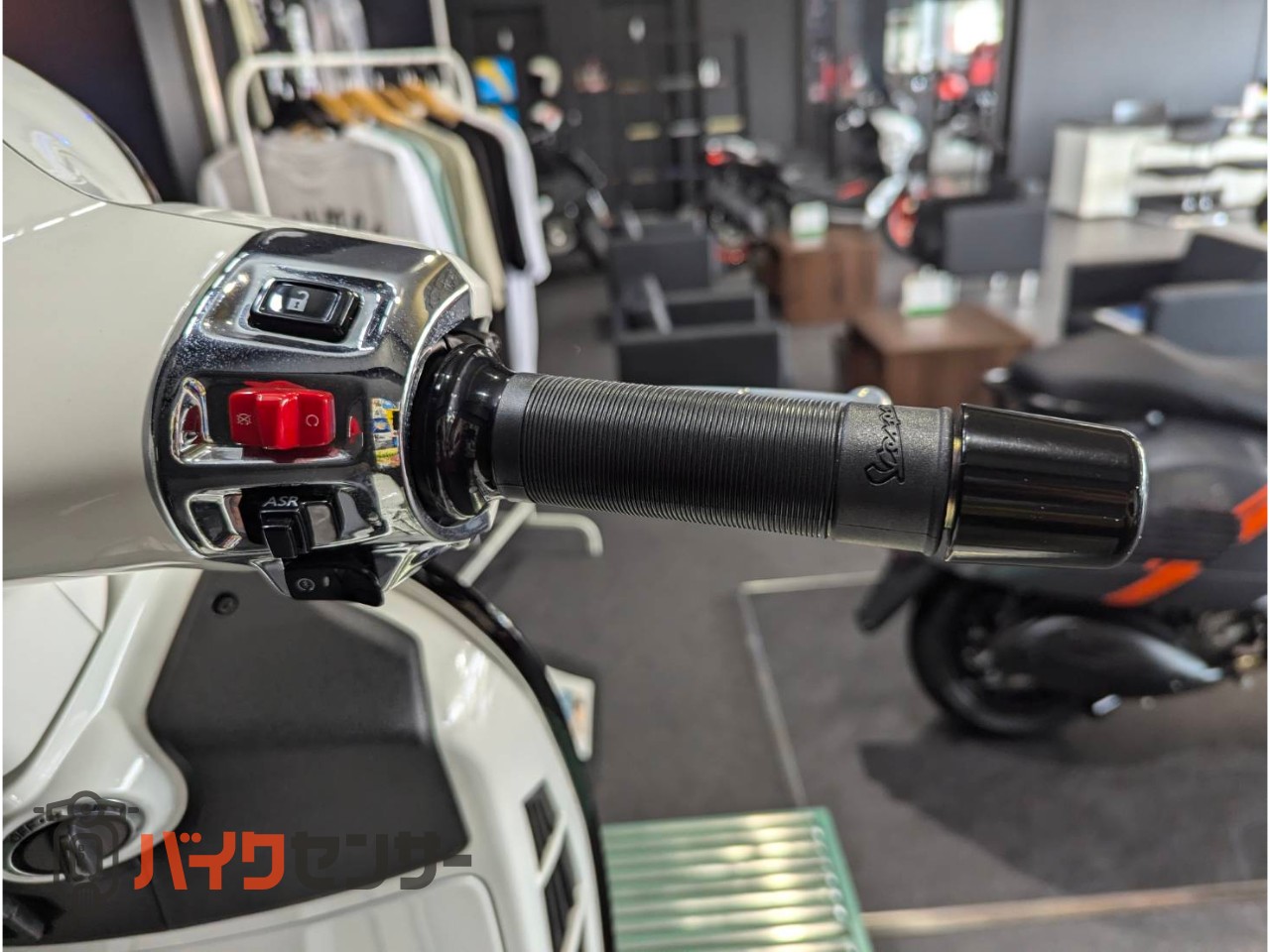 GTS300 SUPER SPORT　純正ヘルメットプレゼント中/9