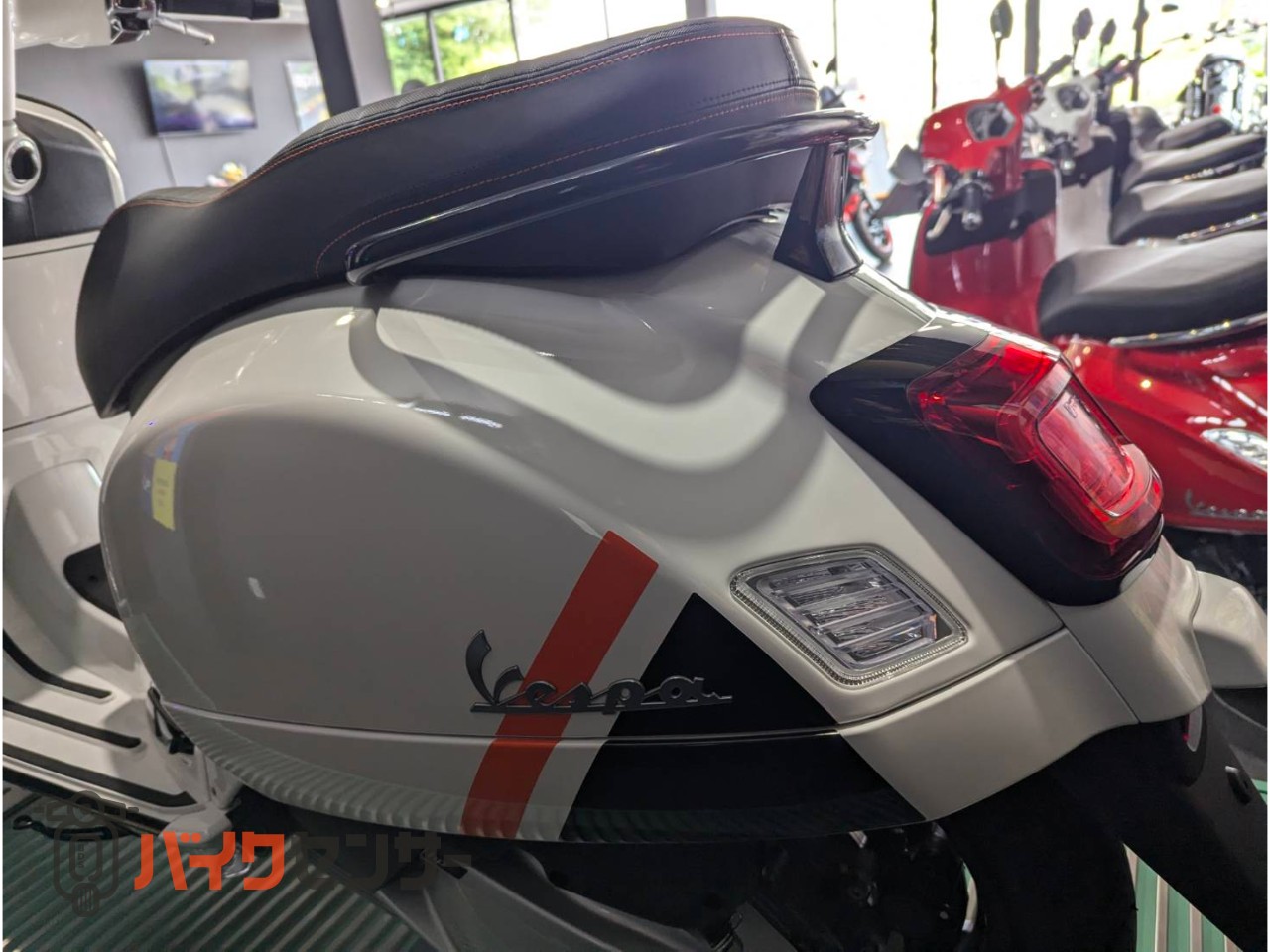 GTS300 SUPER SPORT　純正ヘルメットプレゼント中/20