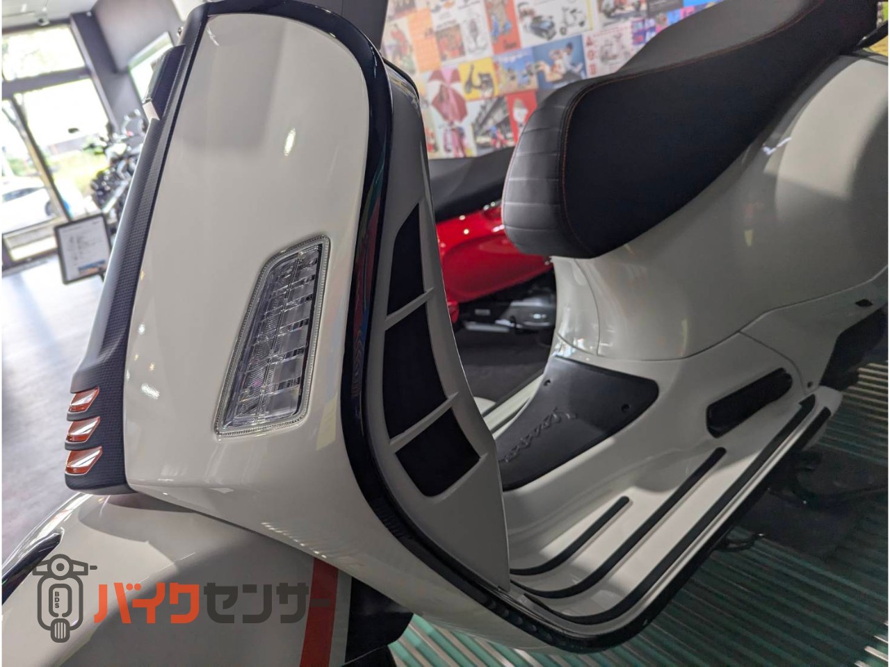 GTS300 SUPER SPORT　純正ヘルメットプレゼント中/25
