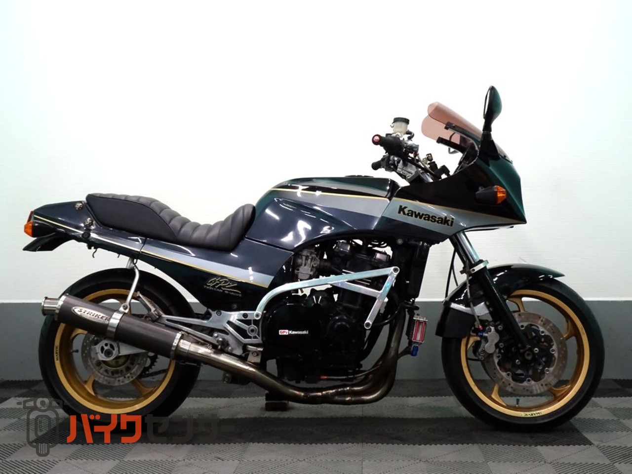 カワサキ GPZ900R 人気のサバカラー マービックホイール ライトな
