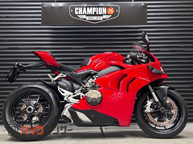 パニガーレV4 オーリンズ製ＴＴＸリアサス　ＤｕｃａｔｉＰｅｒｆｏｒｍａｎｃｅ　エンジンカバー　タンクカバー　プログリップ