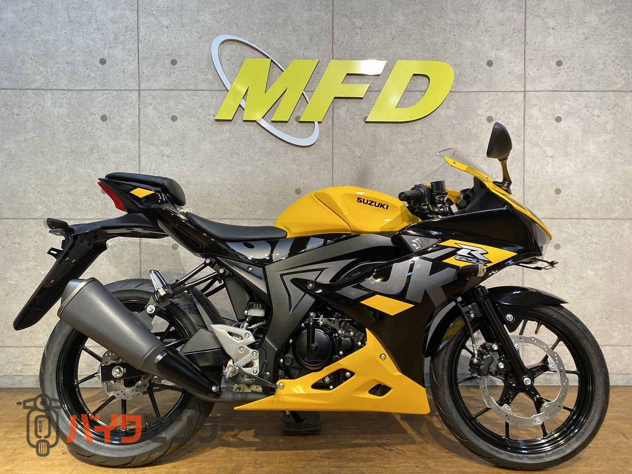 SUZUKI GSX-r150 8000km 新車購入
