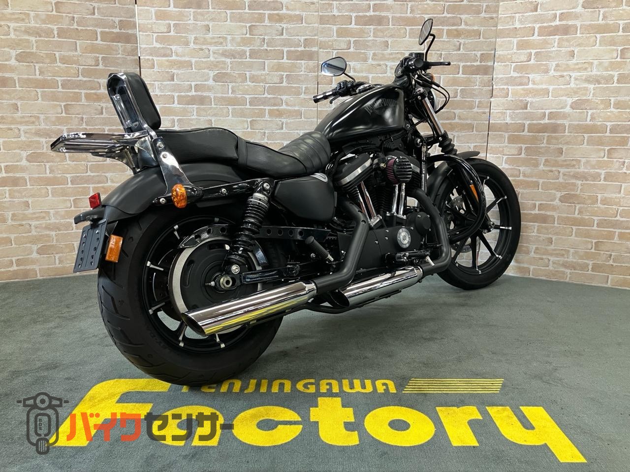 XL883N アイアン 後期 バッカーニマフラー ペアライド サイドバック エンジンガード_4