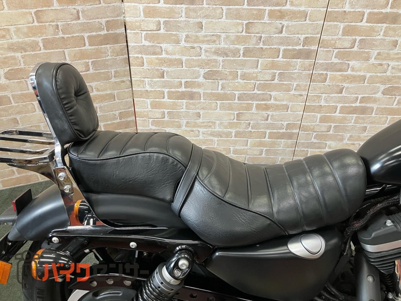 XL883N アイアン 後期 バッカーニマフラー ペアライド サイドバック エンジンガード_16