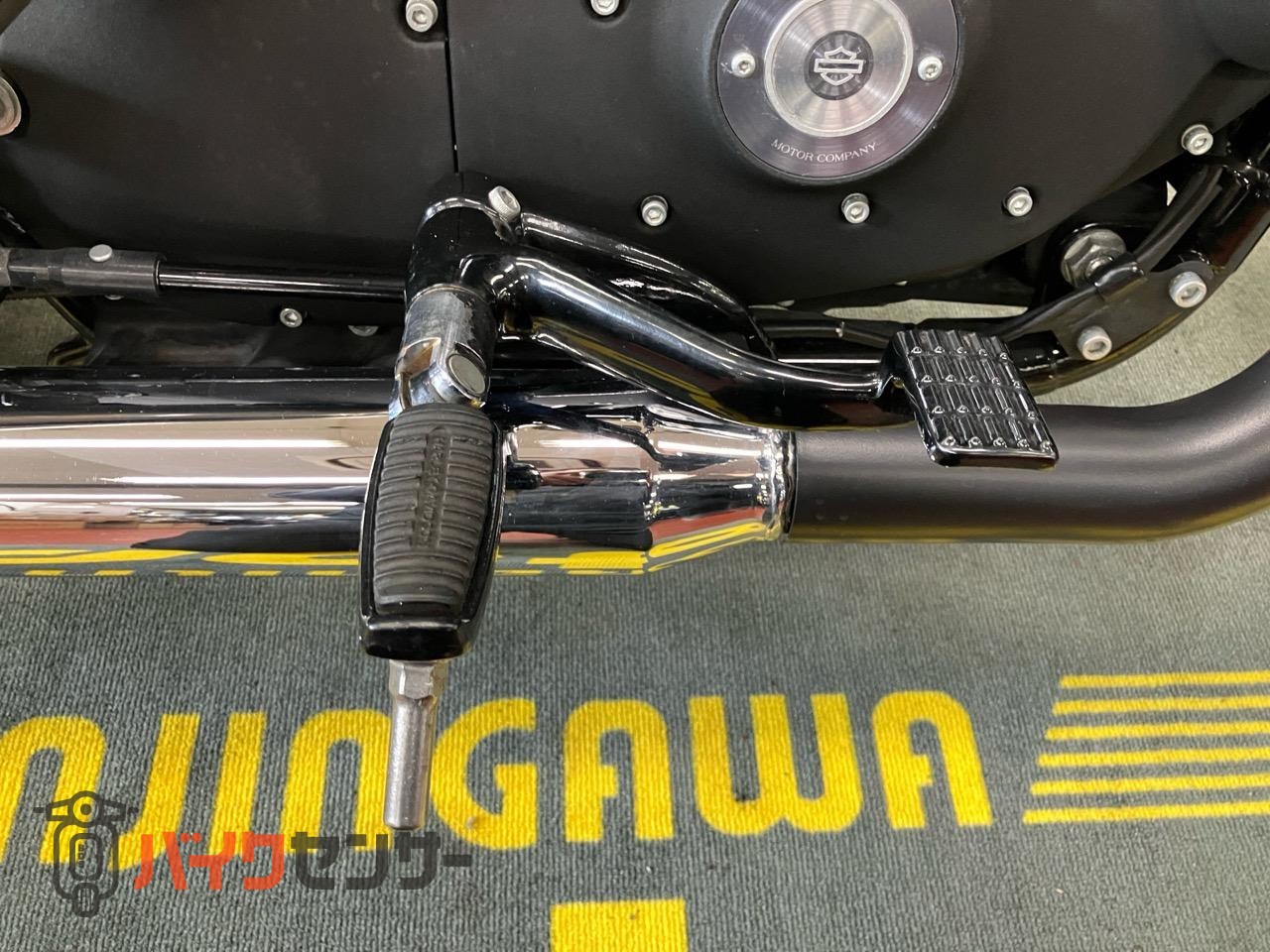 XL883N アイアン 後期 バッカーニマフラー ペアライド サイドバック エンジンガード_18
