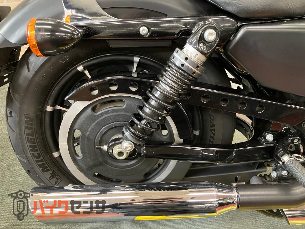 XL883N アイアン 後期 バッカーニマフラー ペアライド サイドバック エンジンガード_22