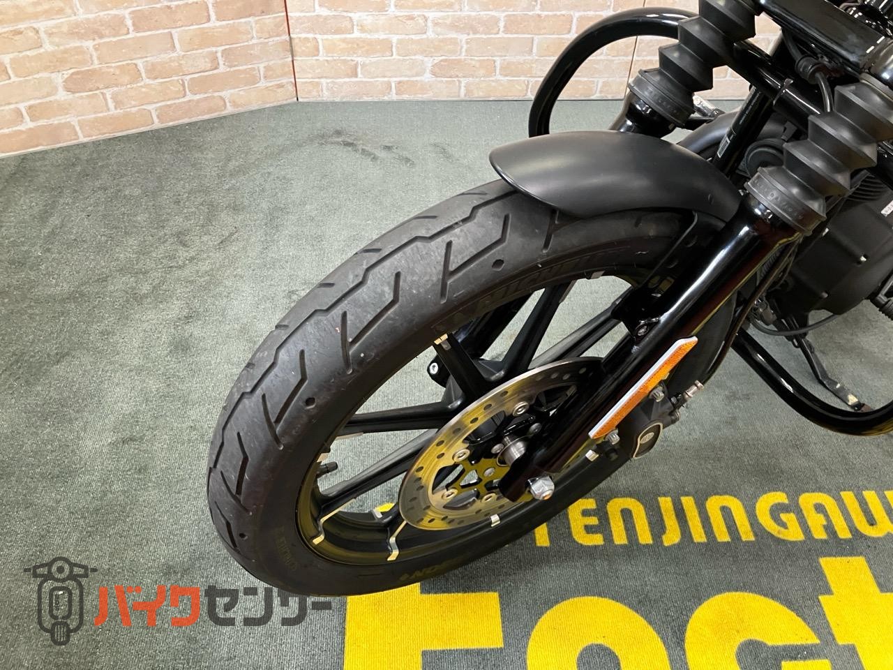 XL883N アイアン 後期 バッカーニマフラー ペアライド サイドバック エンジンガード_34