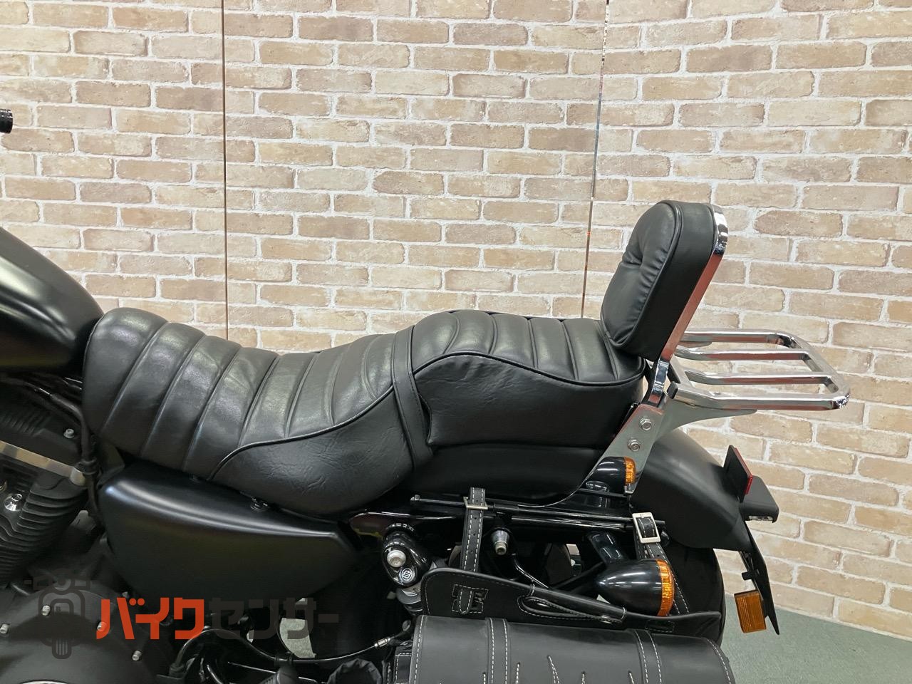 XL883N アイアン 後期 バッカーニマフラー ペアライド サイドバック エンジンガード_41