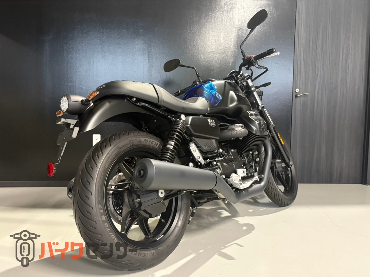 V7ストーン　新車　2023年モデル　メーカー保証/7