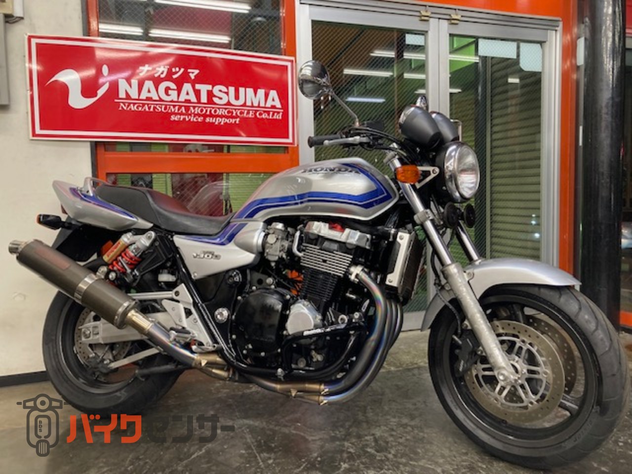 HONDA　H18年式　CB1300SB ナビ、ETC付きです、車検有り即乗り可能です！エンジン良好！タイヤ前後新品！ CB1300SB ！ カスタム多数！ 美車！ 車検付き！ HONDA H18年式