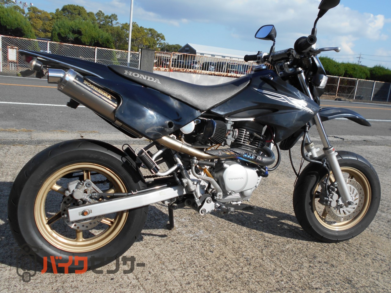 ホンダ XR100モタード ヨシムラマフラー！！ B397880| BDSバイクセンサー
