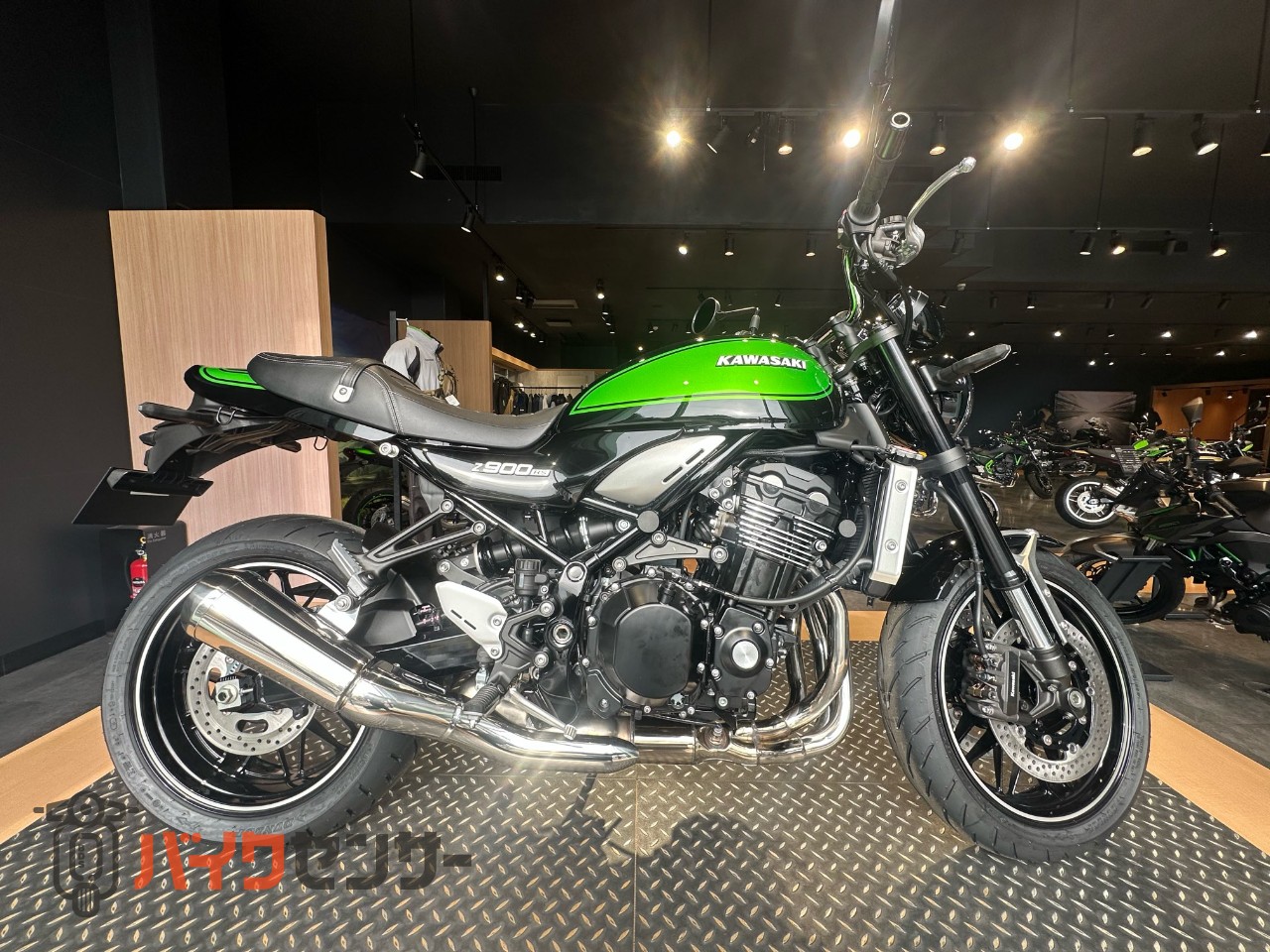 美品　中古　Z900RS カワサキ純正 外装セット メタリックディアブロブラック カワサキからZ900RSに新色！ ブルーとブラックが登場 ｜ Motor