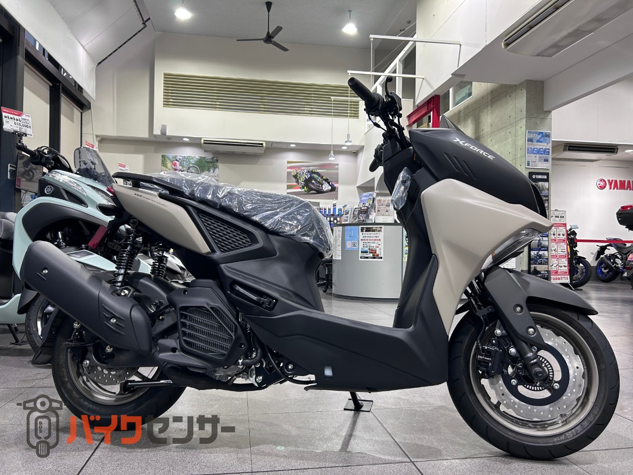 ヤマハ X FORCE マットイエローイッシュグレーソリッド1 2024年モデル