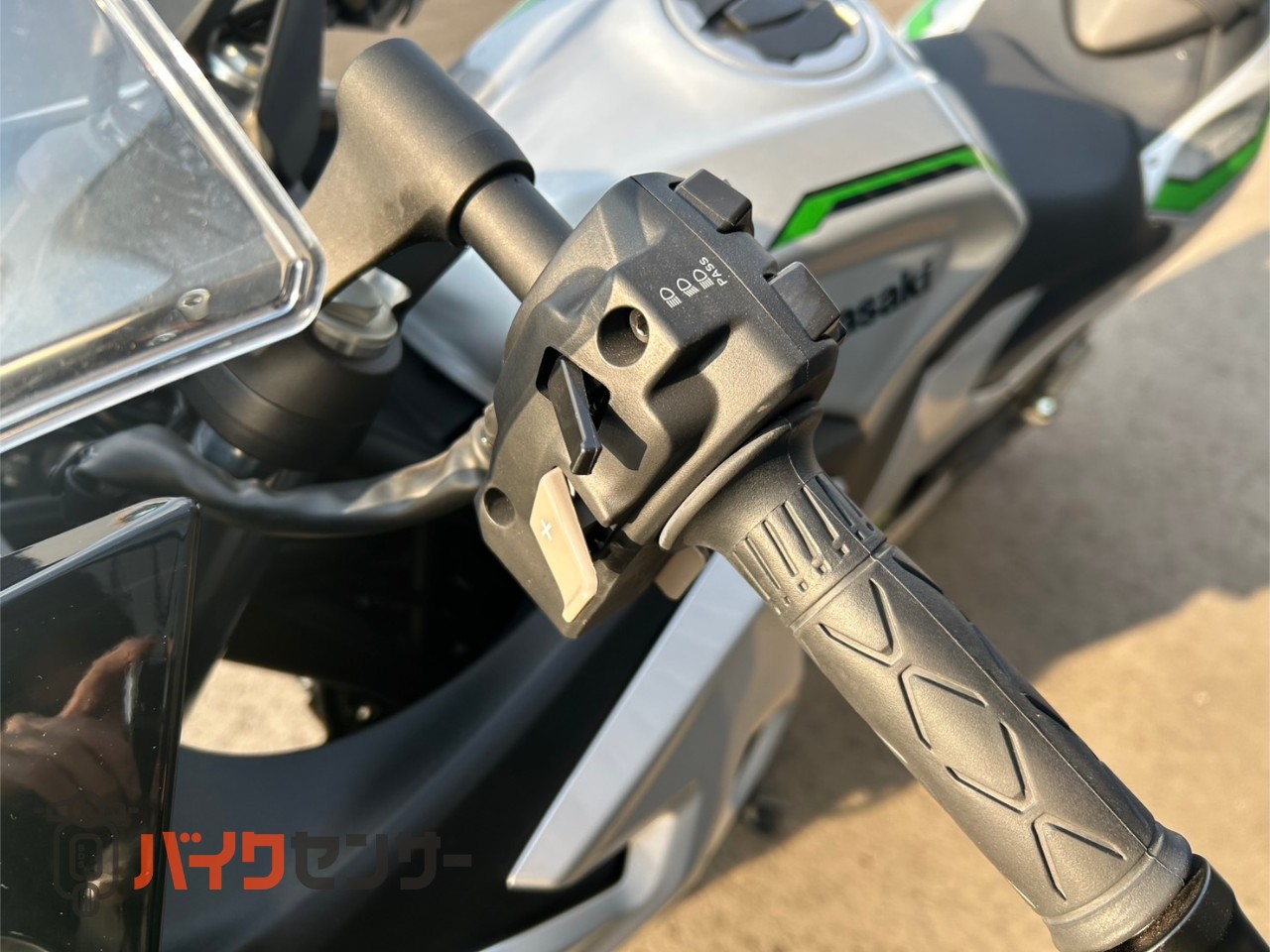 カワサキ NINJA 7 Hybrid 2025年式 ETC ヘルメットロック ABS カワサキ