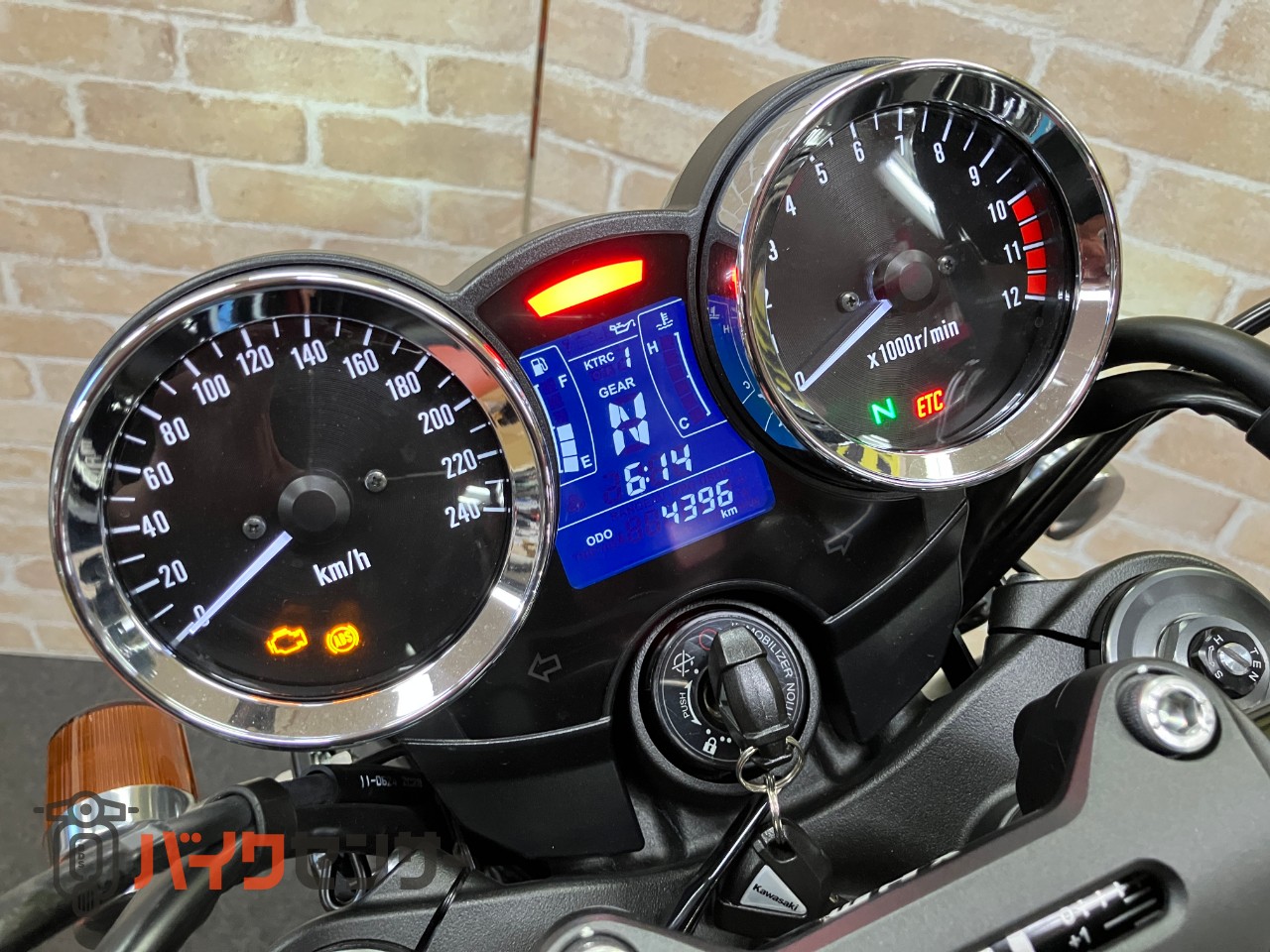 Z900RS ワイバンフルエキ　BEETハンドル　ヨーロピアンウインカー　グラブバー_14