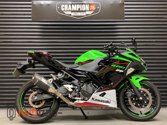 NINJA400　新品チェーンプレゼント　ヨシムラ製サイレンサー　スマホホルダー　ＵＳＢ電源　ＥＴＣ２．０