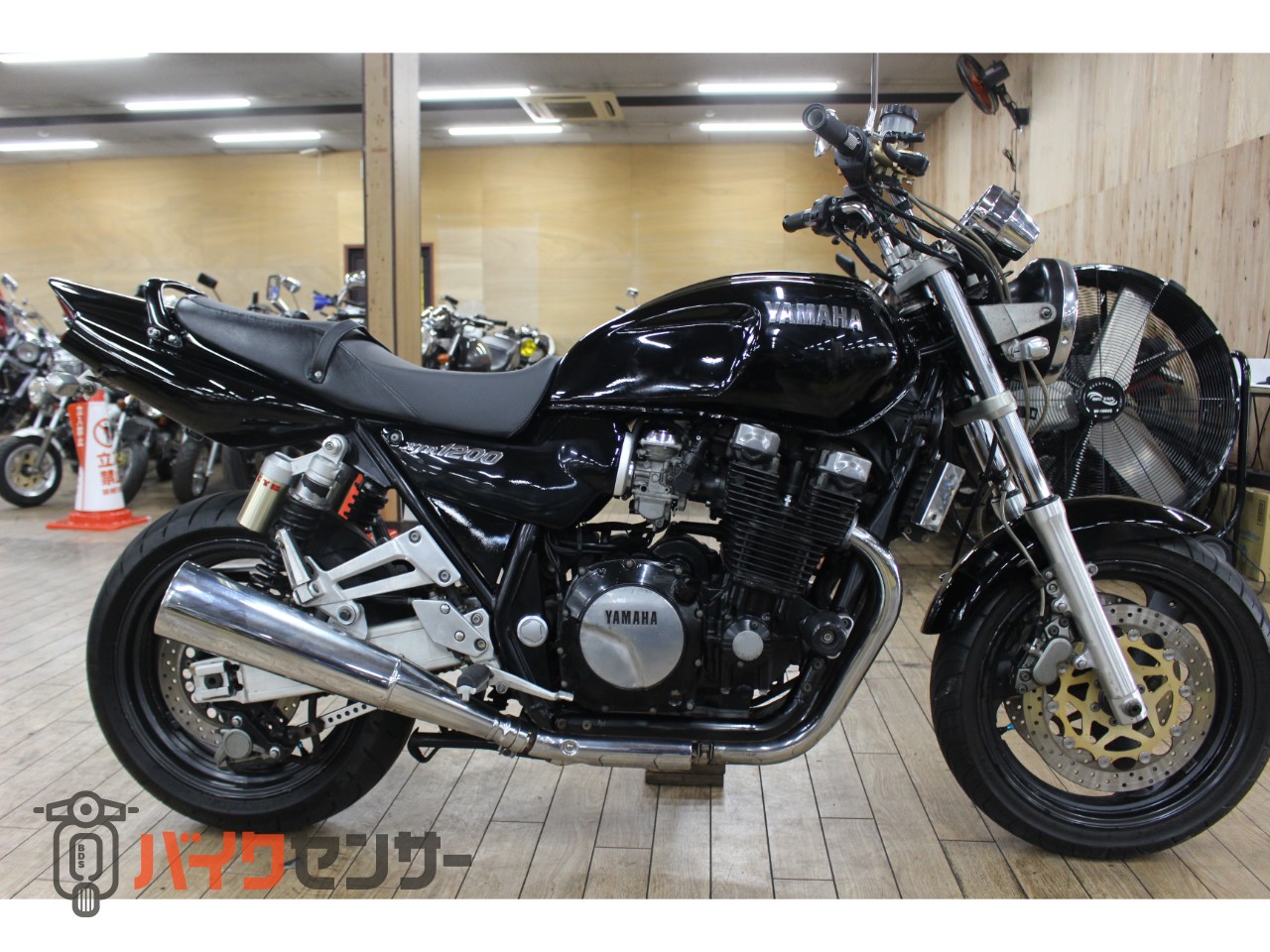 ヤマハ XJR1200 大阪～整備済み全国陸送、フェリー発送、ローン
