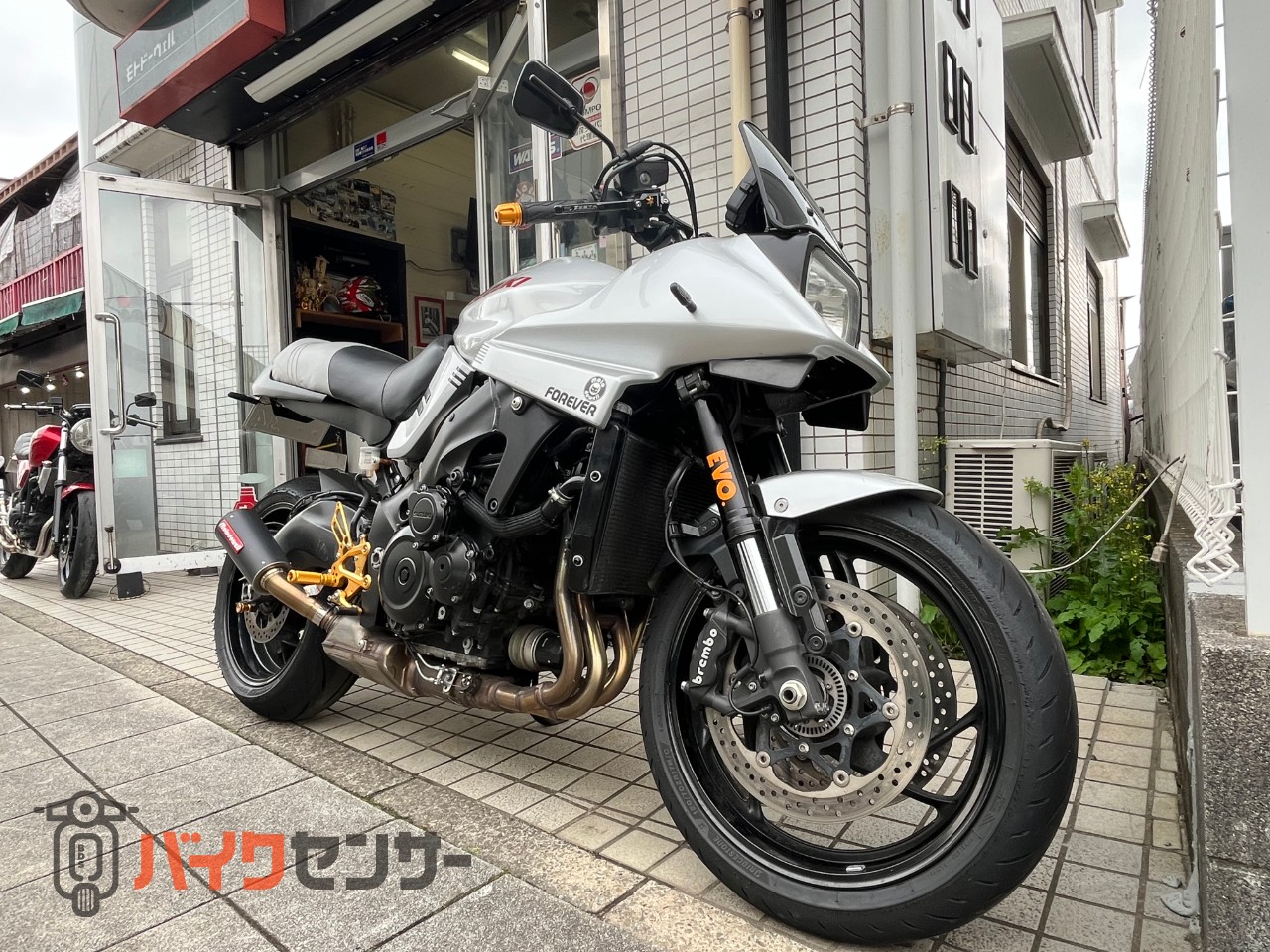 Y*2様 新型刀 シルバー外装セット Y*2様 新型刀 シルバー外装セット スズキ KATANA カスタムパーツ