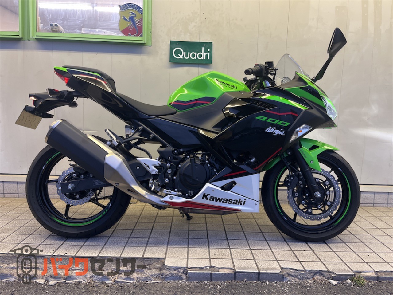 カワサキ ニンジャ400 USB付き 低走行車 美車 低走行 kawasaki