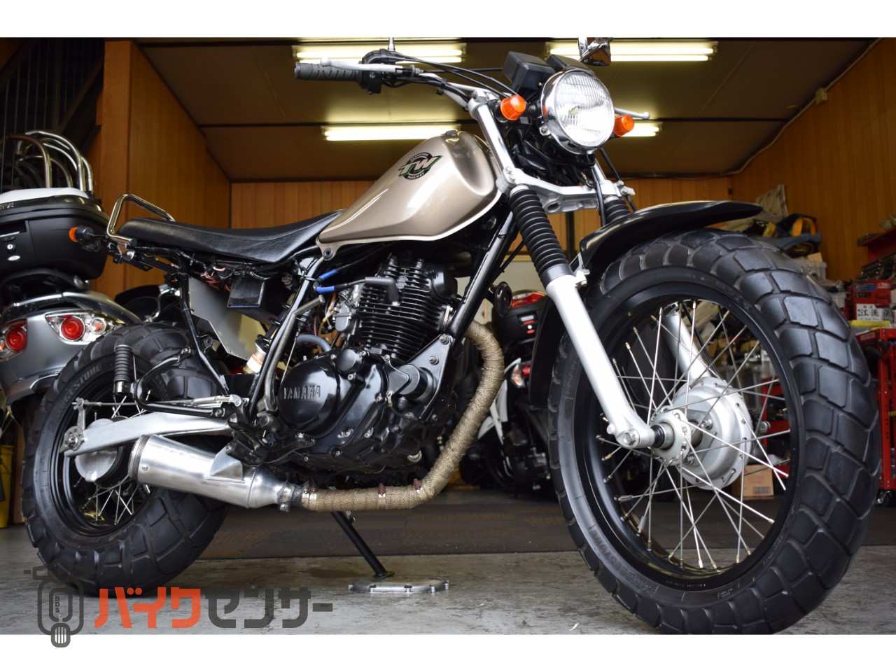 ◉ヤマハ・TW200・スカチューン新品パーツ多数交換。 抱きしめる