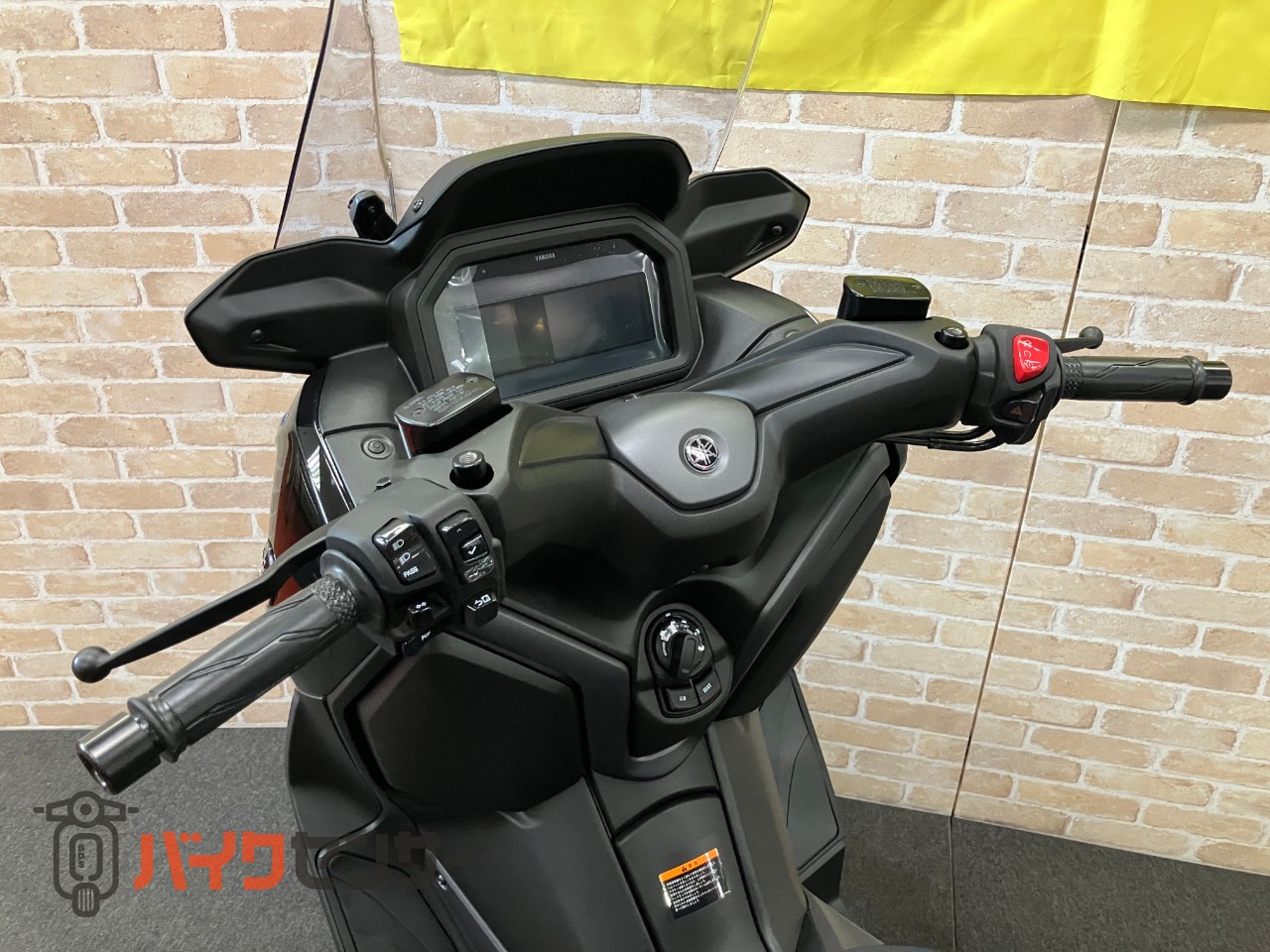 X-MAX250 Y-Connect 電動スクリーン　新車　スマートキー　FI車　ABS_8