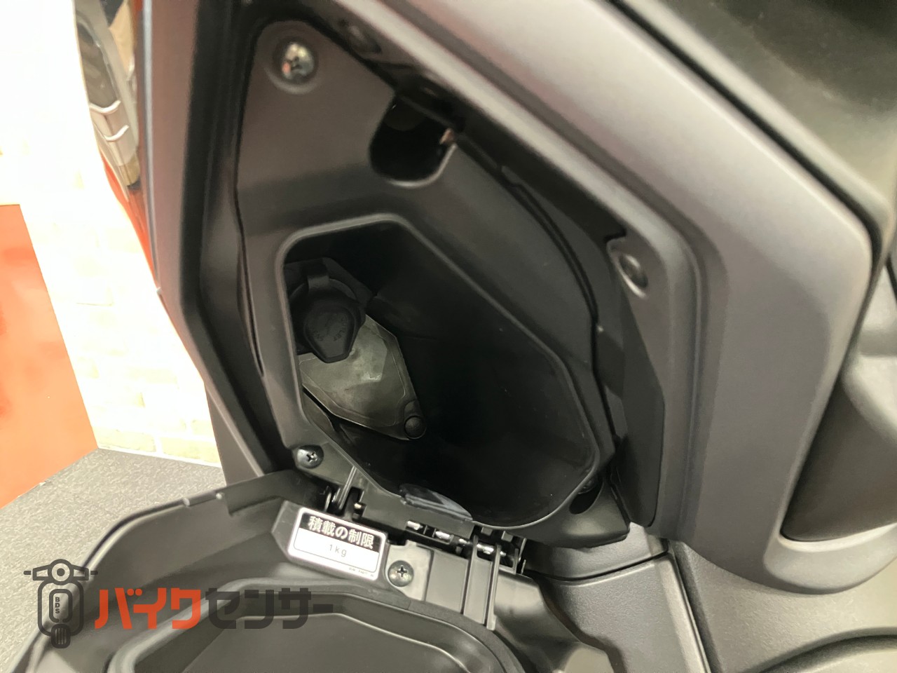 X-MAX250 Y-Connect 電動スクリーン　新車　スマートキー　FI車　ABS_9