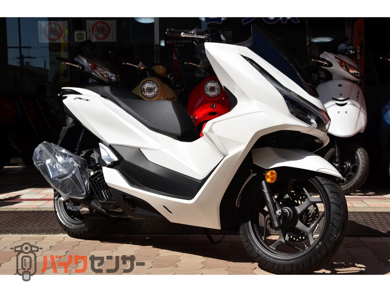 ホンダ PCX125 最新2025年型 国内正規モデル パールスノーフレーク
