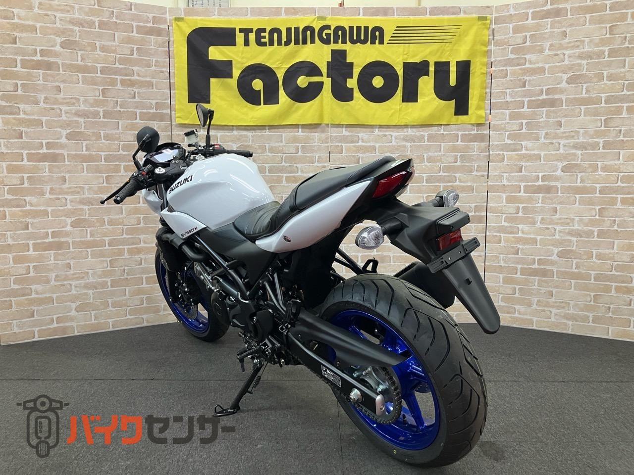 SV650X　2025年モデル　パールテックホワイト_5
