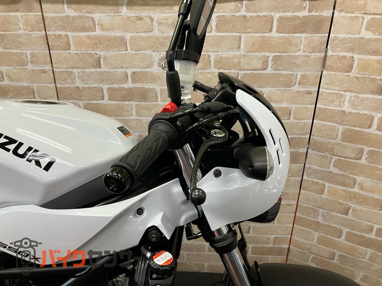SV650X　2025年モデル　パールテックホワイト_11