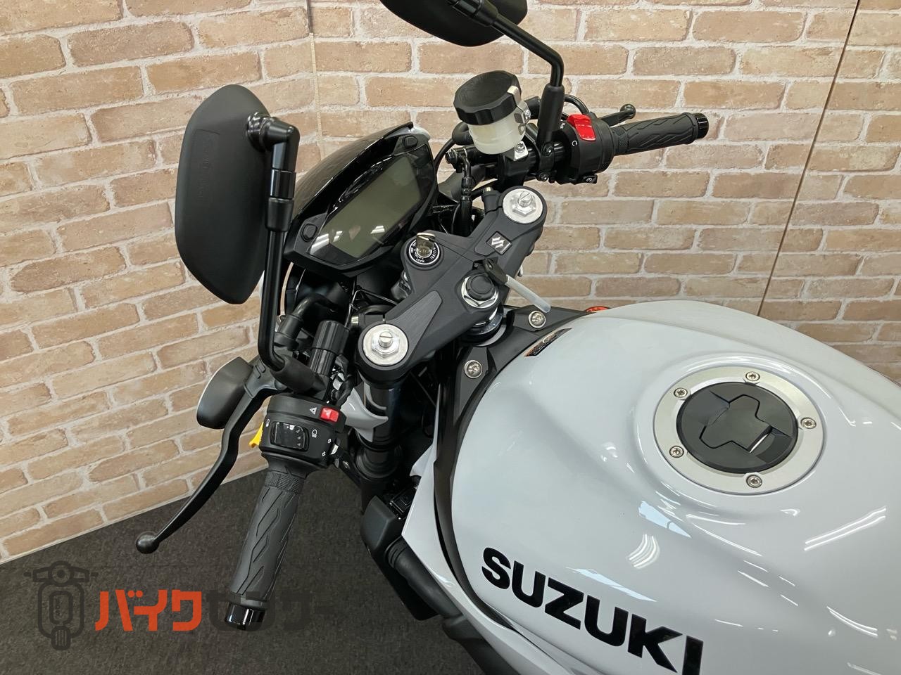 SV650X　2025年モデル　パールテックホワイト_28