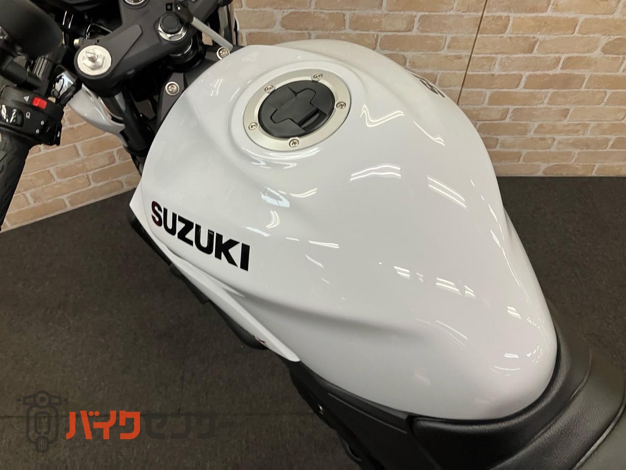 SV650X　2025年モデル　パールテックホワイト_29