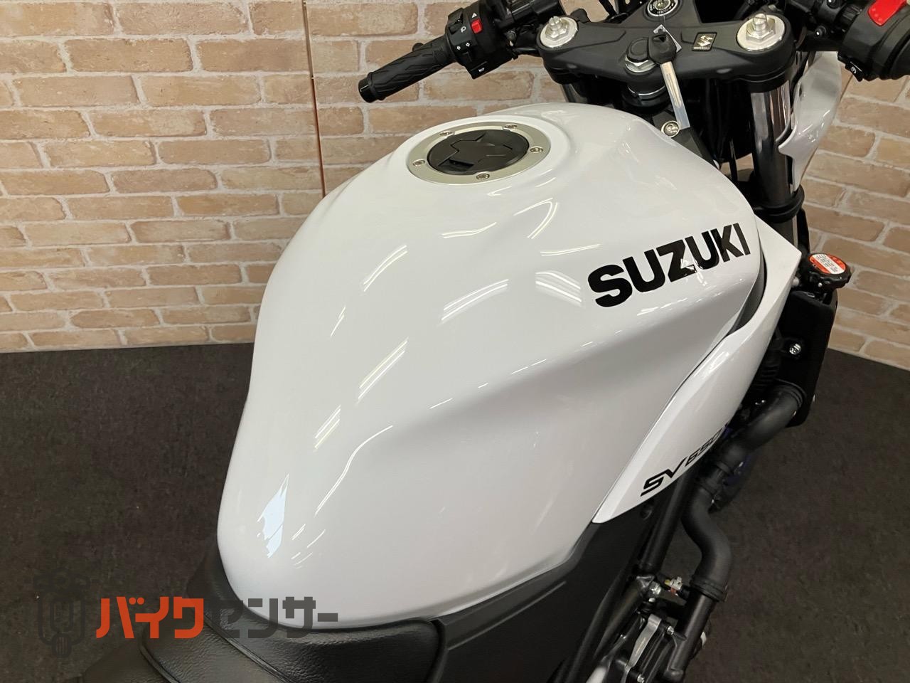 SV650X　2025年モデル　パールテックホワイト_32